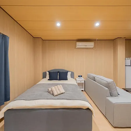 Relax Osaka Cozy Design Condo 1Min Daikokucho Exterior photo